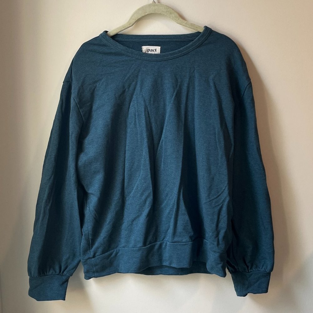 PACT Peek-a-Boo Crew Neck Sweatshirt in Heather Blue | Size Medium